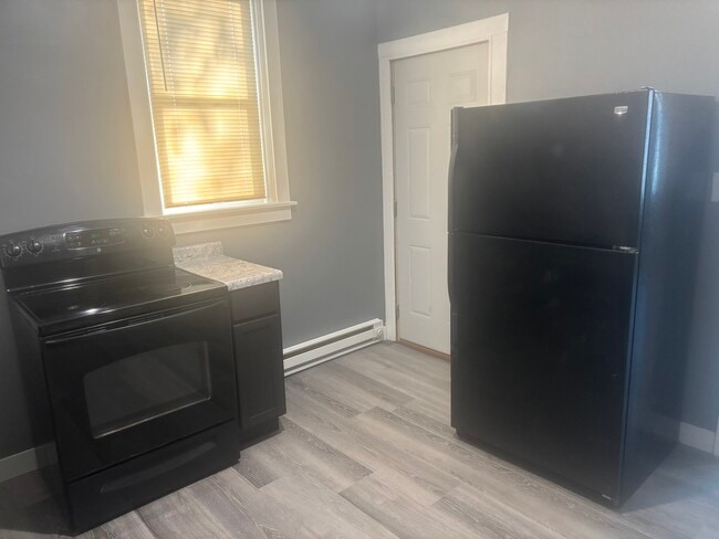 Building Photo - 805 N 5th St