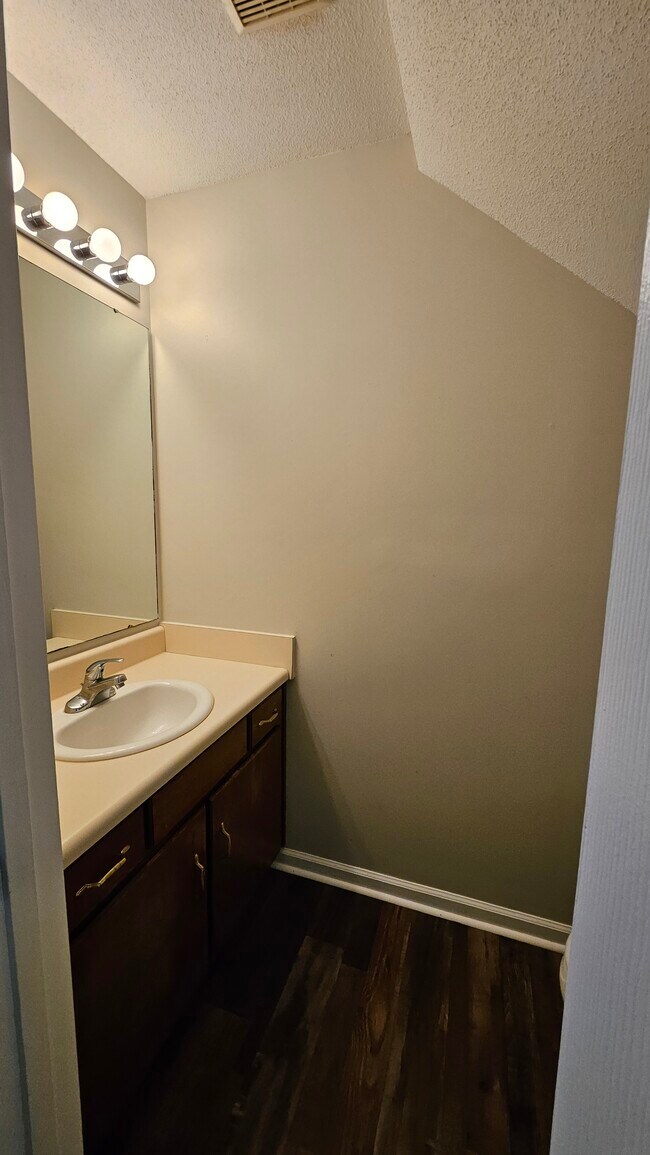 Foto del edificio - 5145 Bradley St NW