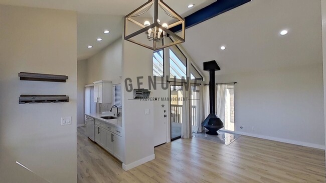 Building Photo - $500 off 1st Month - Move in Special - Bea...