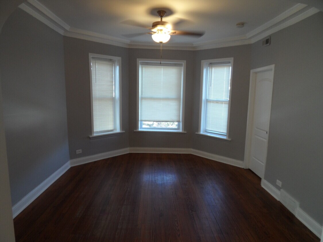 Primary Photo - 7537 S Evans Ave
