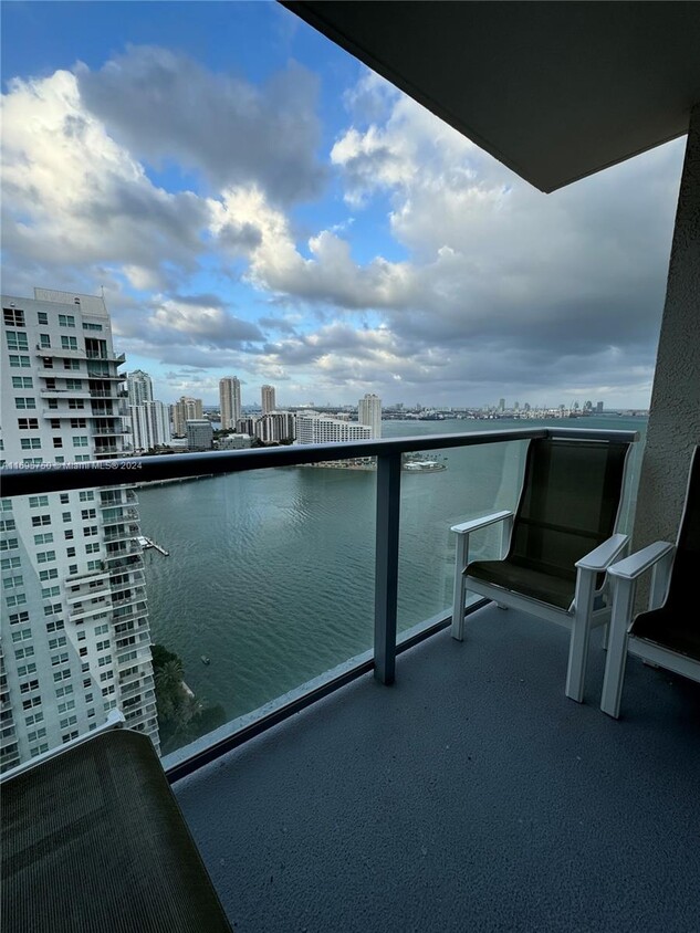 Foto principal - 1155 Brickell Bay Dr