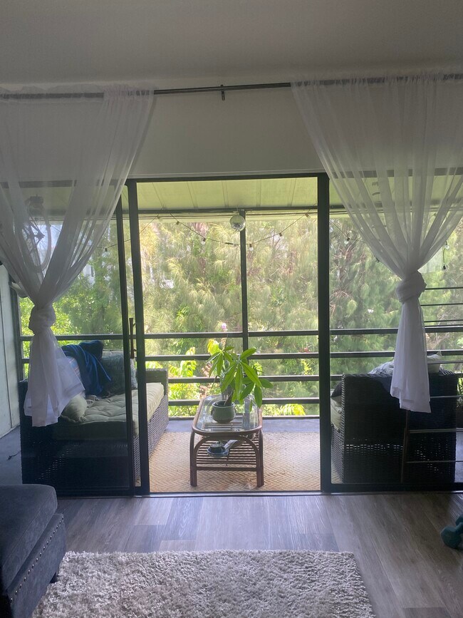 Building Photo - 800 NW Fork Rd