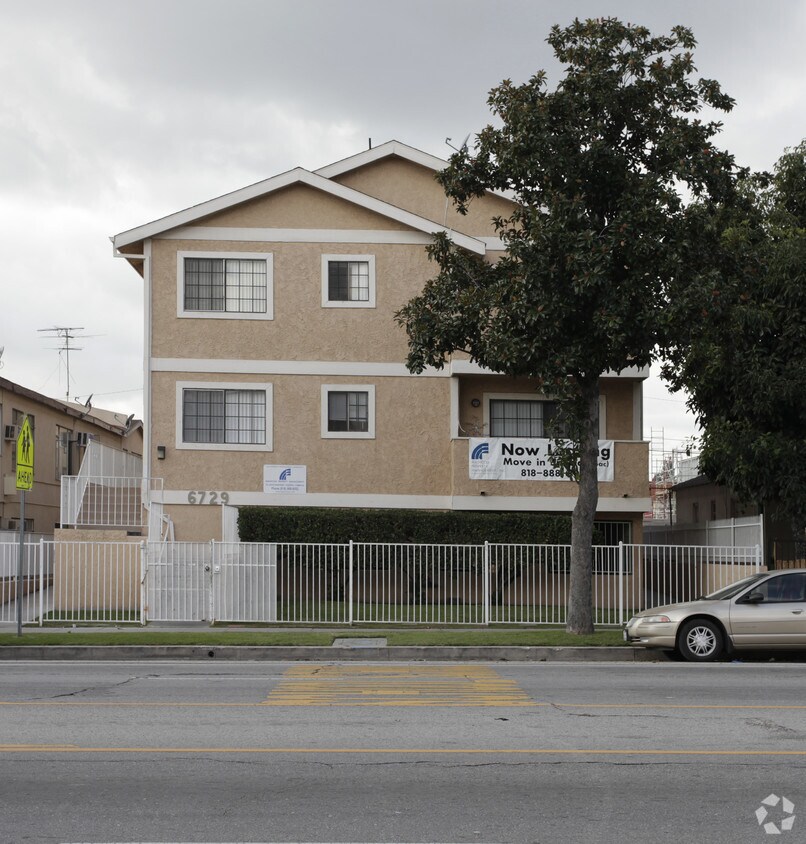 Building Photo - 6729 Laurel Canyon Blvd