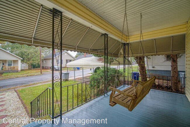 Building Photo - 3 br, 1 bath House - 443 Gentry Street