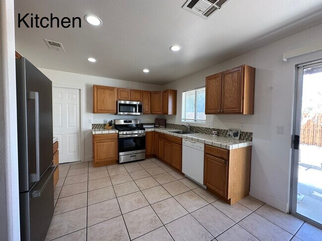 Foto del edificio - 7054 Juniper Ave