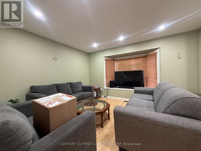 Photo du bâtiment - 9 Ailsa Pl