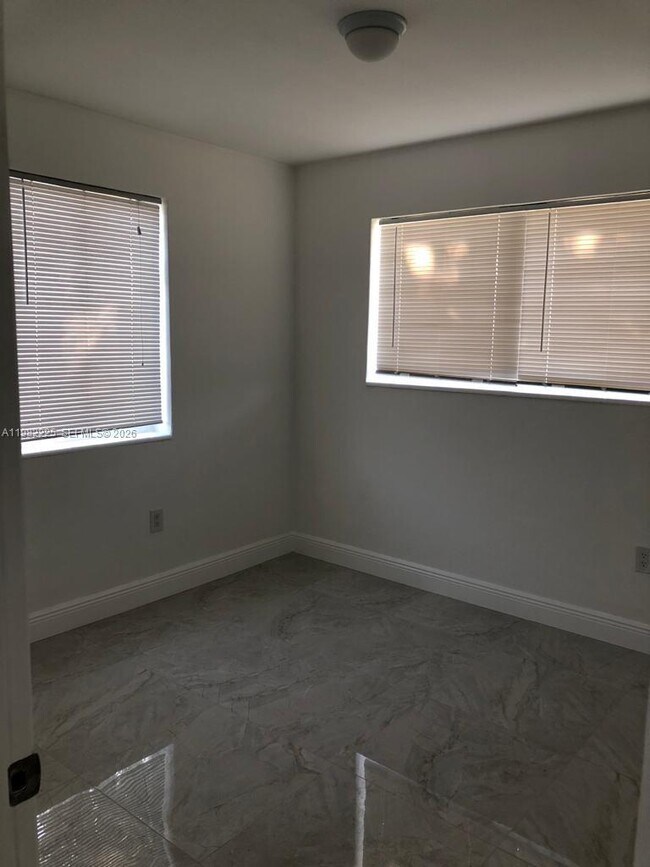 Foto del edificio - 1401 NW 8th Ave