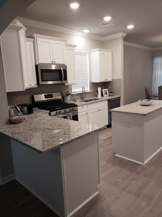 Building Photo - 7635 Antebellum Ave