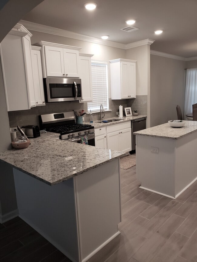 Foto del edificio - 7635 Antebellum Ave