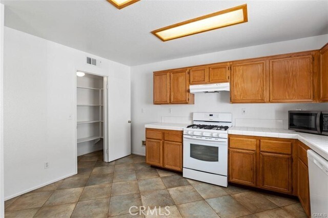 Building Photo - 16474 Denhaven Ct