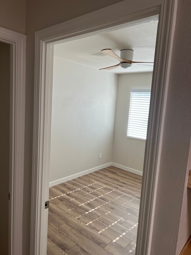 Building Photo - 10034 Via La Cantera