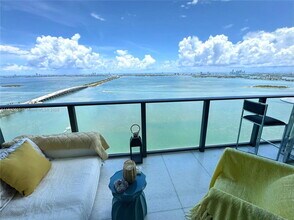 Building Photo - 3131 NE 7th Ave