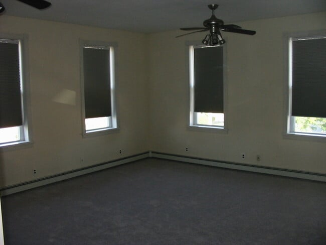 Building Photo - 121 Gay St