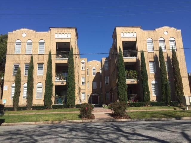 Building Photo - 2829 Herschel St