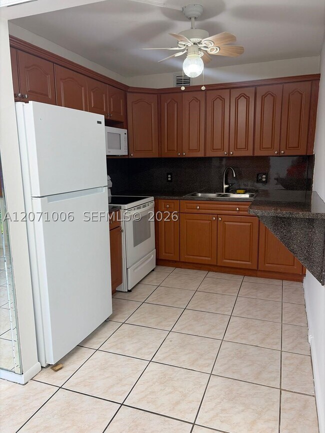 Foto del edificio - 13355 SW 9th Ct
