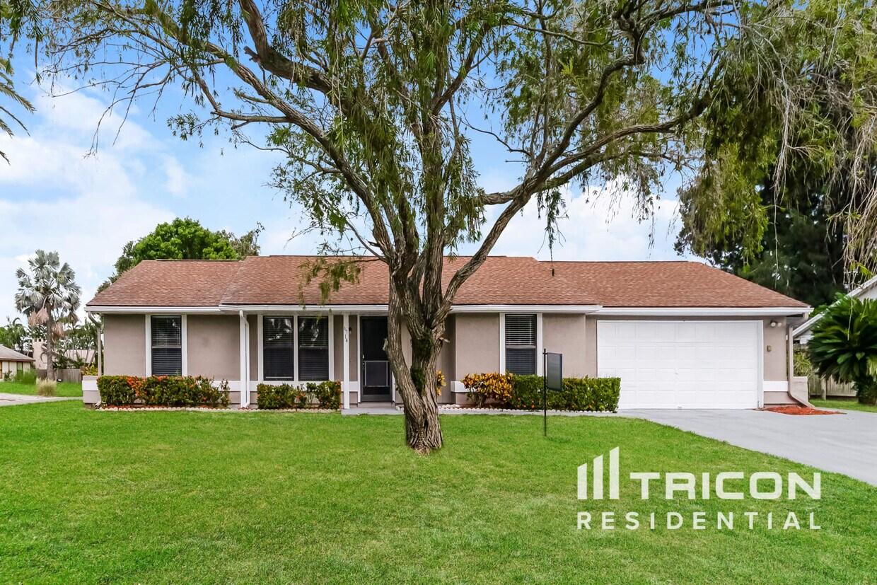Foto principal - 6714 35th Ave W