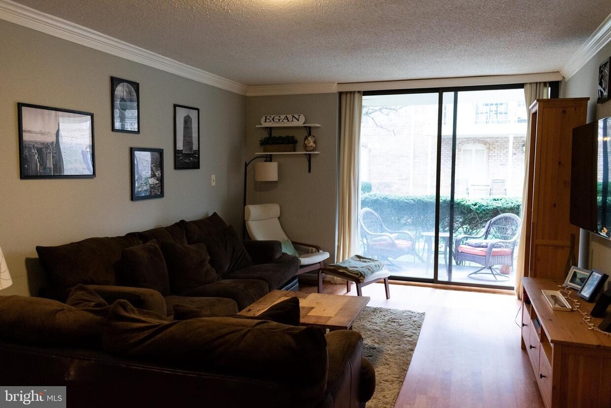Primary Photo - 3101 Patrick Henry Dr