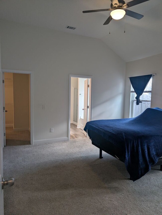 Foto del edificio - ? For Rent – Spacious 4 Bedroom, 2 Bathroo...