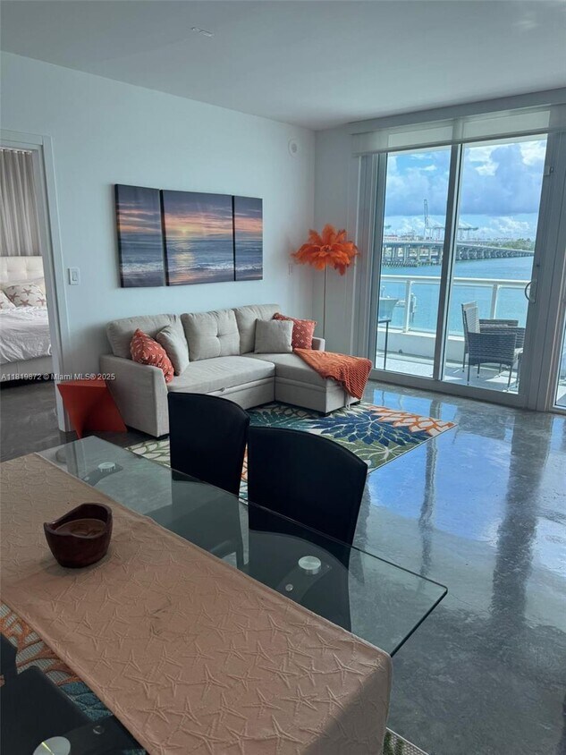 Foto principal - 540 West Ave