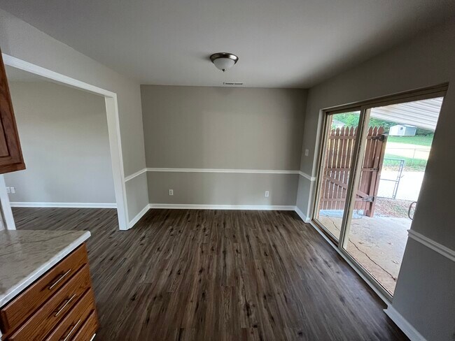 Foto del edificio - 125 Greenwood Cir