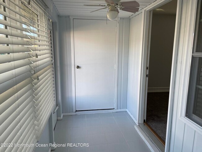 Building Photo - 393A Chesterfield Ct