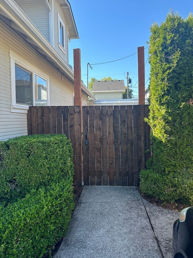 Photo - 1548 Lincoln St. - B Townhome