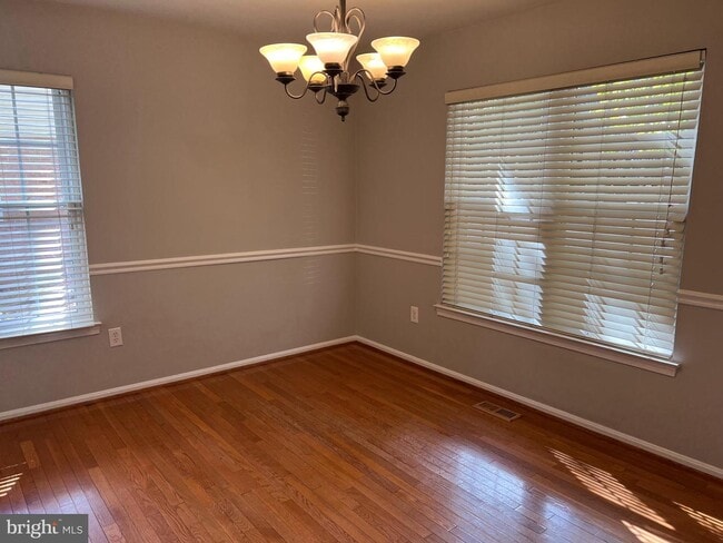 Building Photo - 5759 Heritage Hill Dr