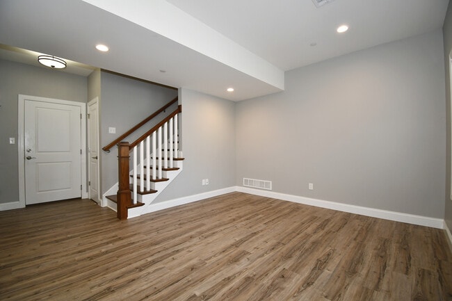 Building Photo - 212 Park Pl