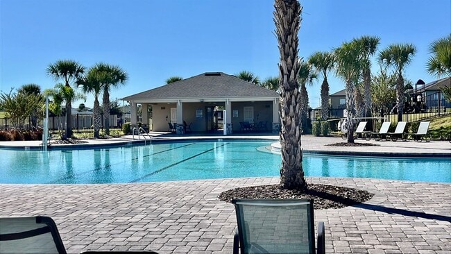 Building Photo - 421 Disa Dr