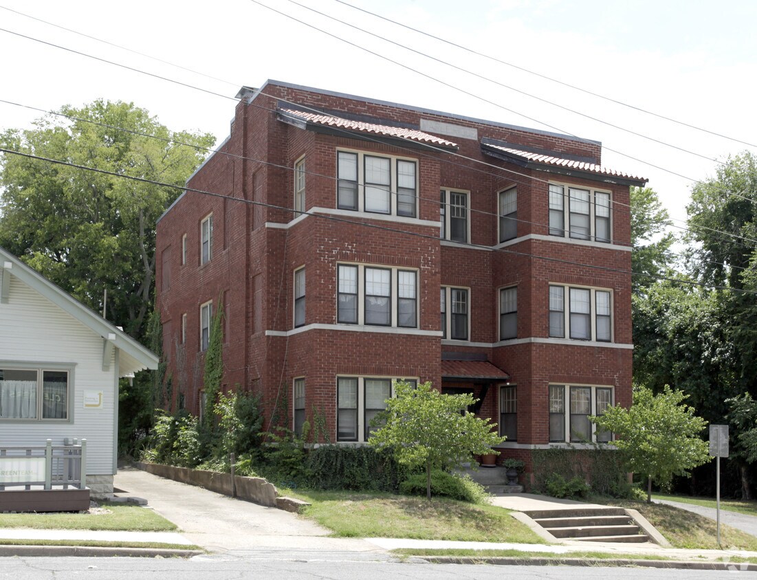 Building Photo - 134 E 18th St