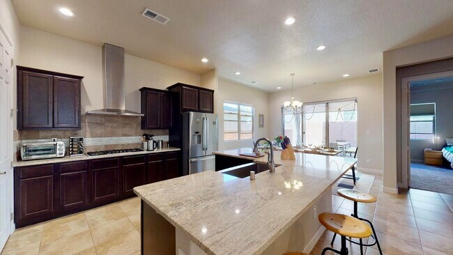 Foto del edificio - 7205 Valle Jardin Ln NW
