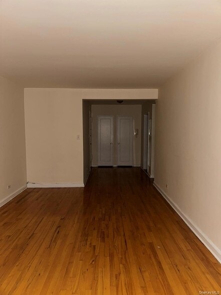 Foto del edificio - 88-10 34th Ave