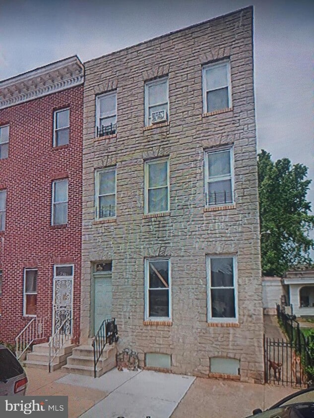 2550 W Lombard St Unit 3RD FLOOR, Baltimore, MD 21223 Room for Rent