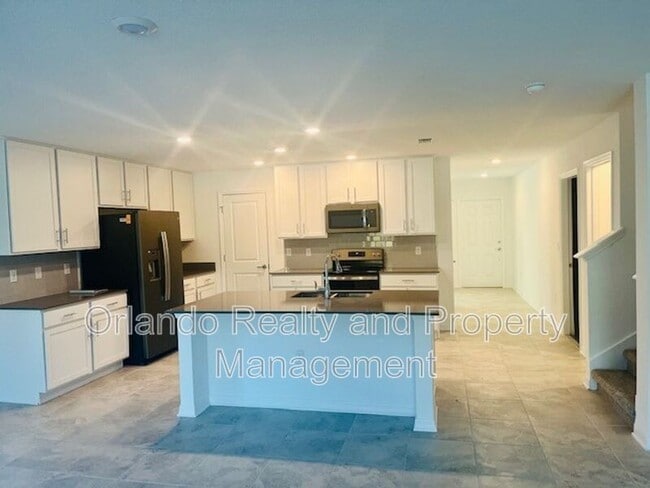 Building Photo - 1910 Birnham Wood Bnd