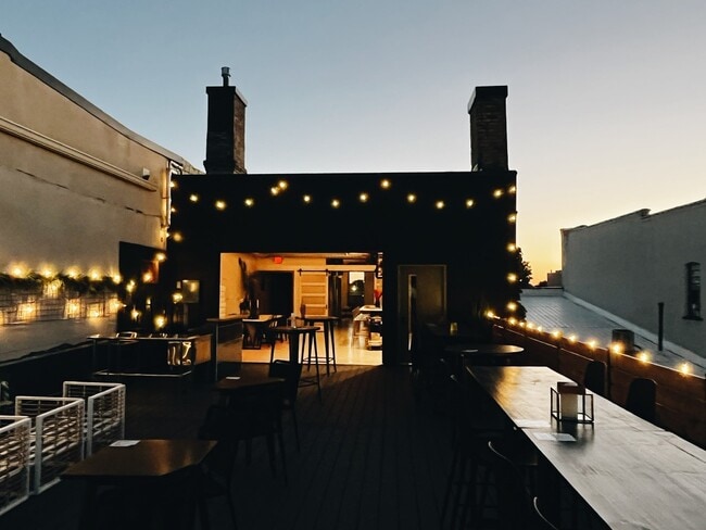 Building Photo - 102 State St N