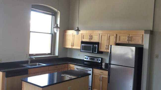 Foto del edificio - 739 Hamilton St
