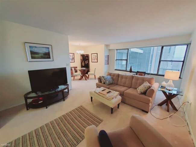 Foto del edificio - 1 br, 1 bath Condo - 44 Strawberry Hill Av...