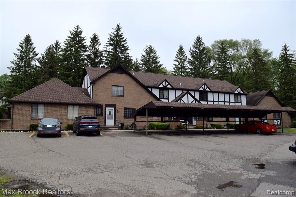 1107 Indianwood Trail, Walled Lake, MI 48390 Condo for Rent in Walled