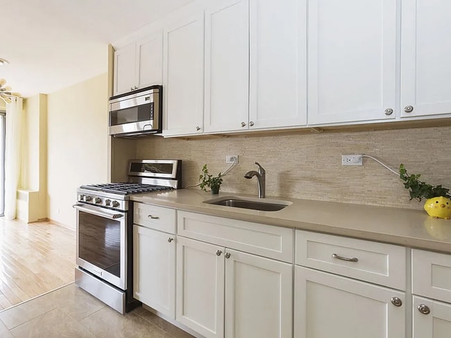 Building Photo - 501 Surf Ave