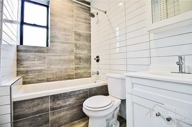 Building Photo - 592 Albany Avenue #DD1R