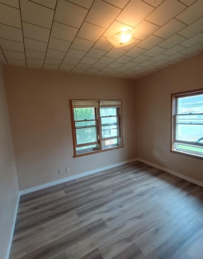 Foto del edificio - 846 E Maple St