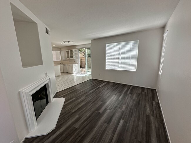 Building Photo - Charming 3-Bedroom Home with Large Loft with a Private Yard & Community Pool in Valencia!