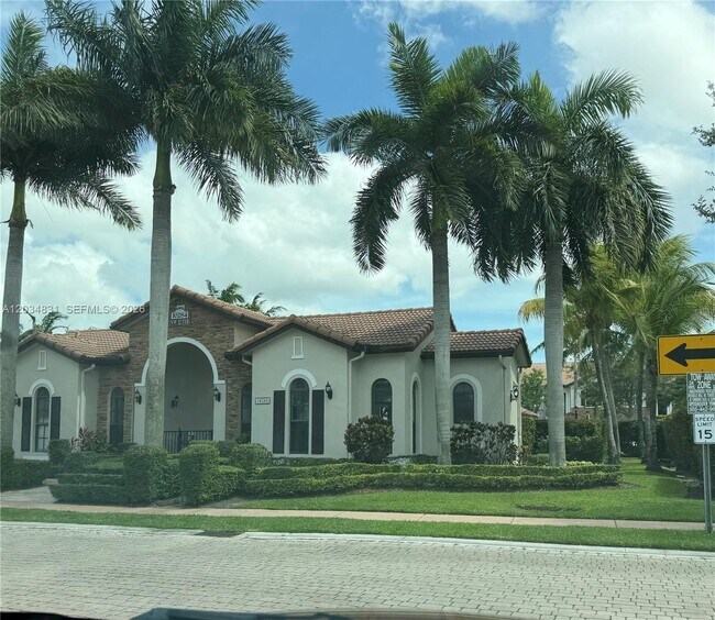 Foto del edificio - 10383 NW 30th Terrace