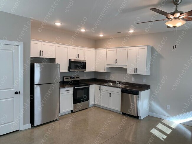 Building Photo - 2710 1/2 Selden St