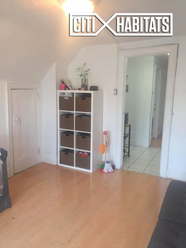 Foto del edificio - 2851 48th St