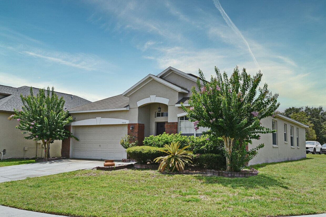 Foto principal - Spacious 4/2 located in East Orlando