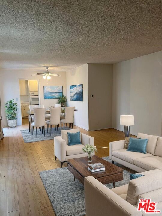 Foto del edificio - 432 S Sherbourne Dr