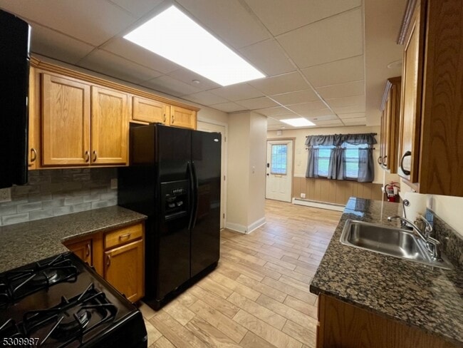 Building Photo - 72 Woodside Ave