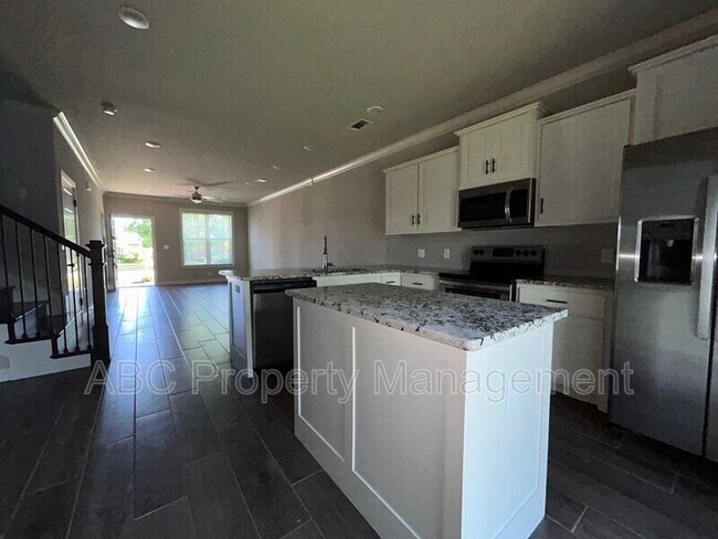 Foto del edificio - 3205 SW Hillstone Ave