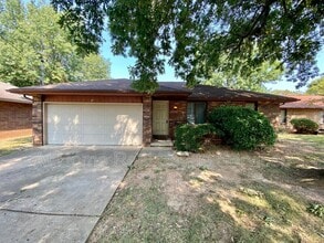 Building Photo - 513 E Latoka Ct